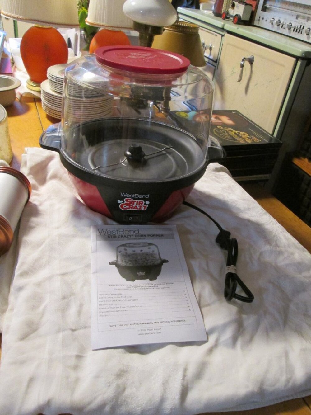 West bend 6 qt stirer crazy popcorn Mint like new with instructions